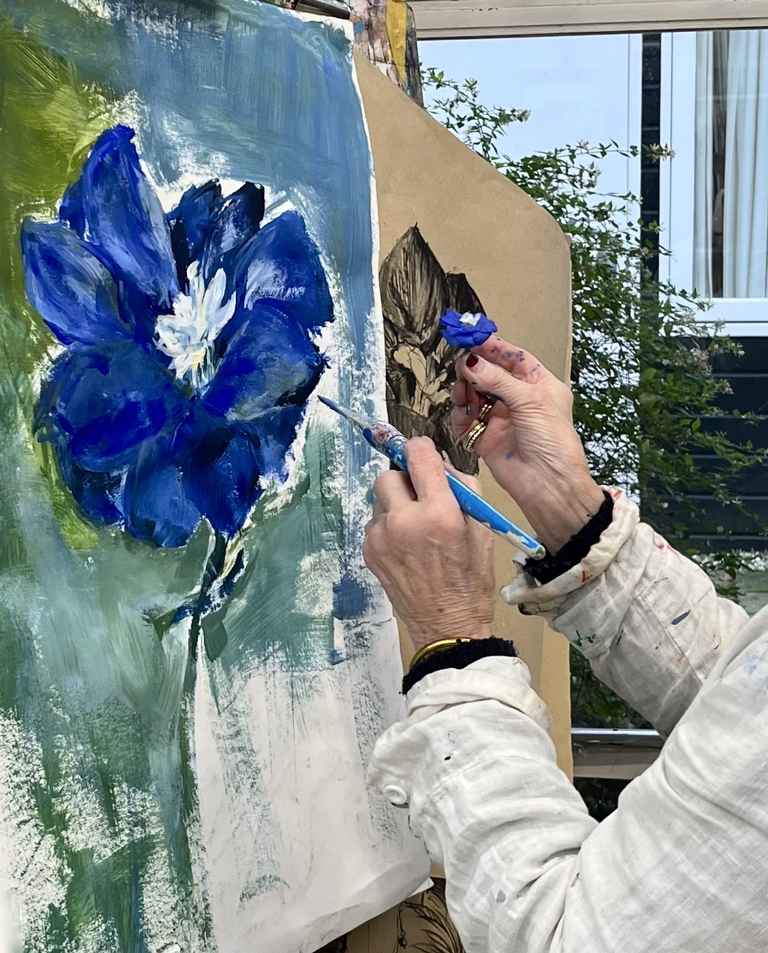 Yara de Kok schilderen op maandagmiddag